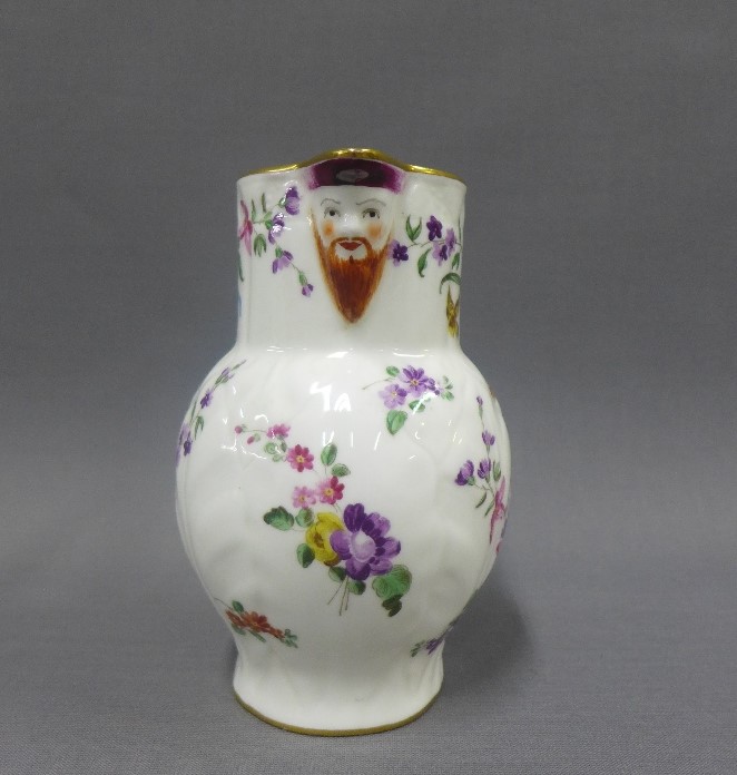 Royal Worcester porcelain mask head jug with hand painted floral pattern, 14cm - Bild 2 aus 4