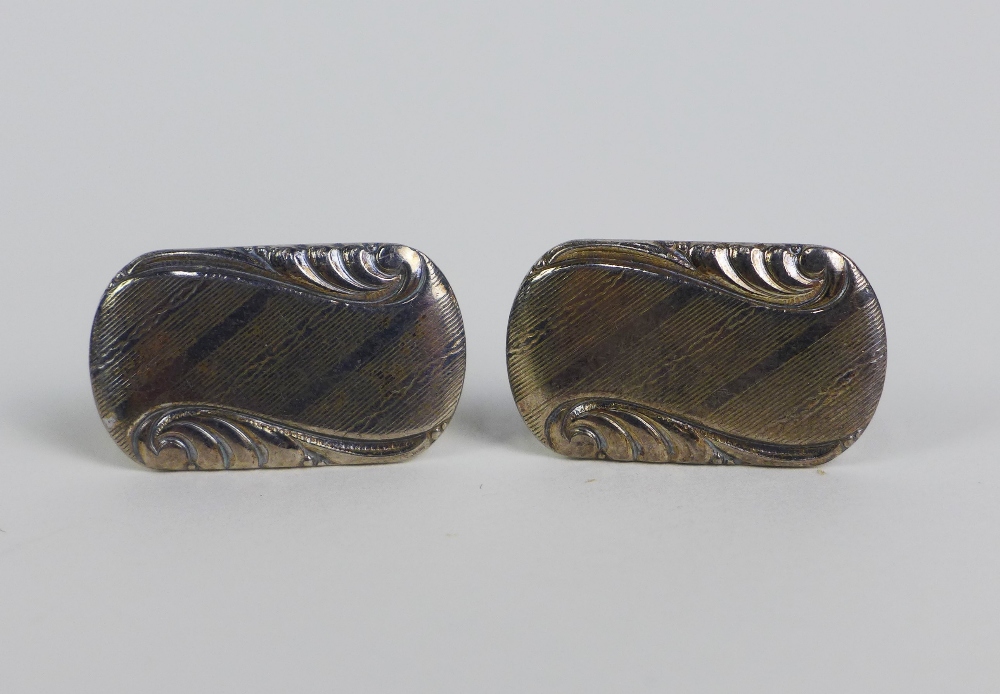 Gents cufflinks to include three pairs of silver and one pair of gilt metal cufflinks (4) - Image 5 of 5