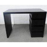 Contemporary ebonised wooden desk with four drawers tot he pedestal, 100 x 51 x 72cm