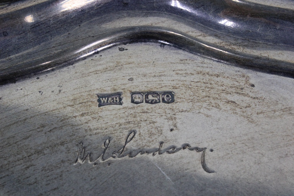 George V silver presentation tray with a gadrooned pie crust rim, inscription to centre within a - Image 3 of 5