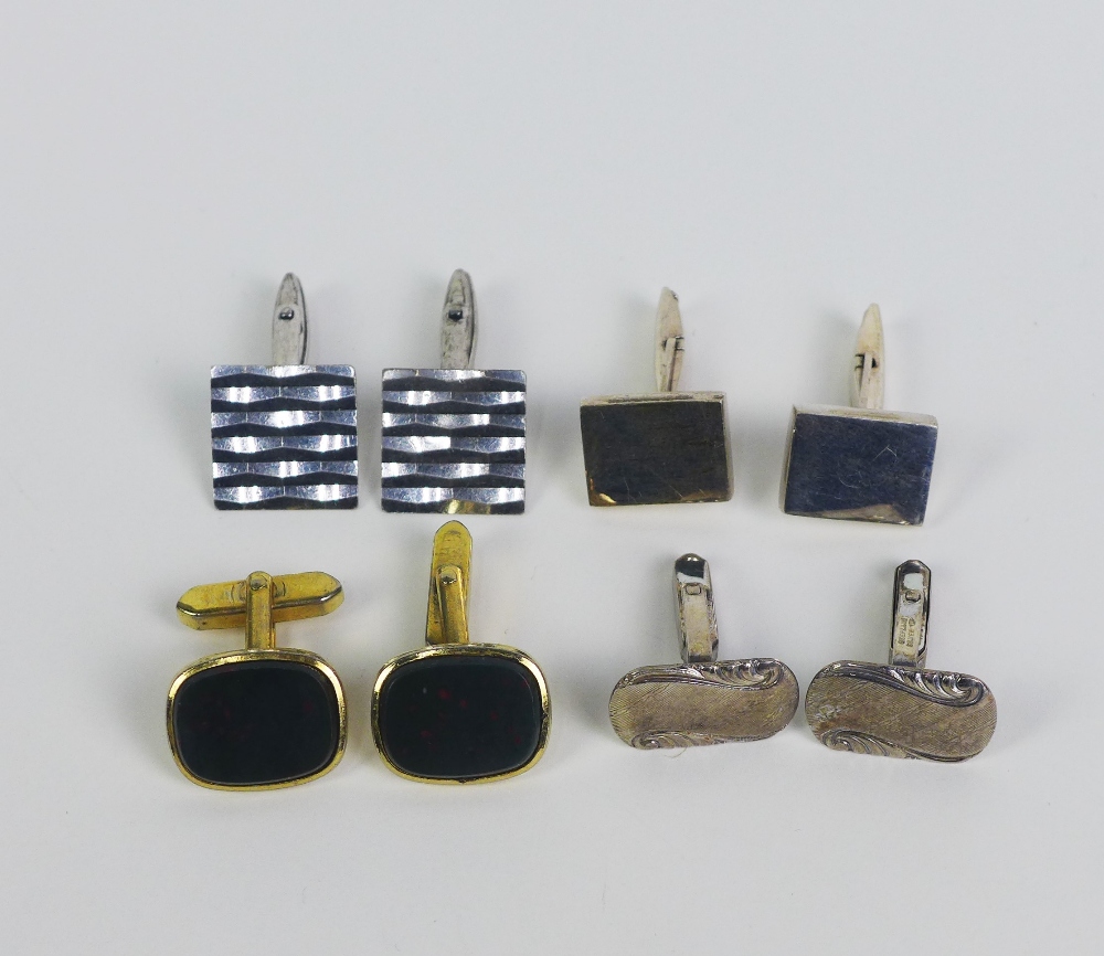 Gents cufflinks to include three pairs of silver and one pair of gilt metal cufflinks (4)