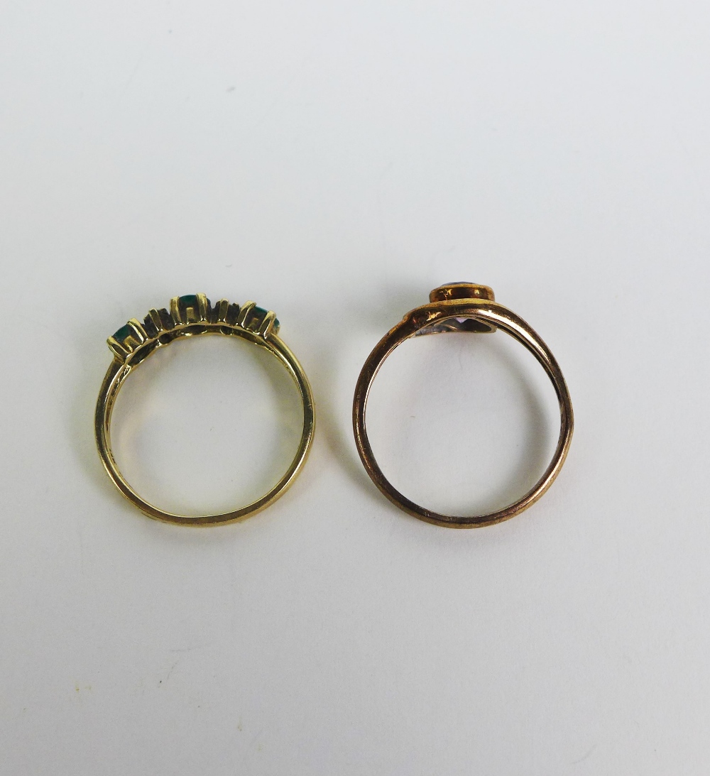Two 9ct gold gemset rings and a pair of 9ct gold flowerhead earrings (3) - Image 4 of 4