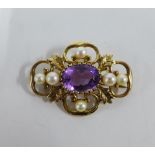 9ct gold amethyst and pearl brooch, 4cm