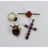 9ct gold gemset crucifix, 9ct white gold bar brooch, silver gilt dress ring and a costume
