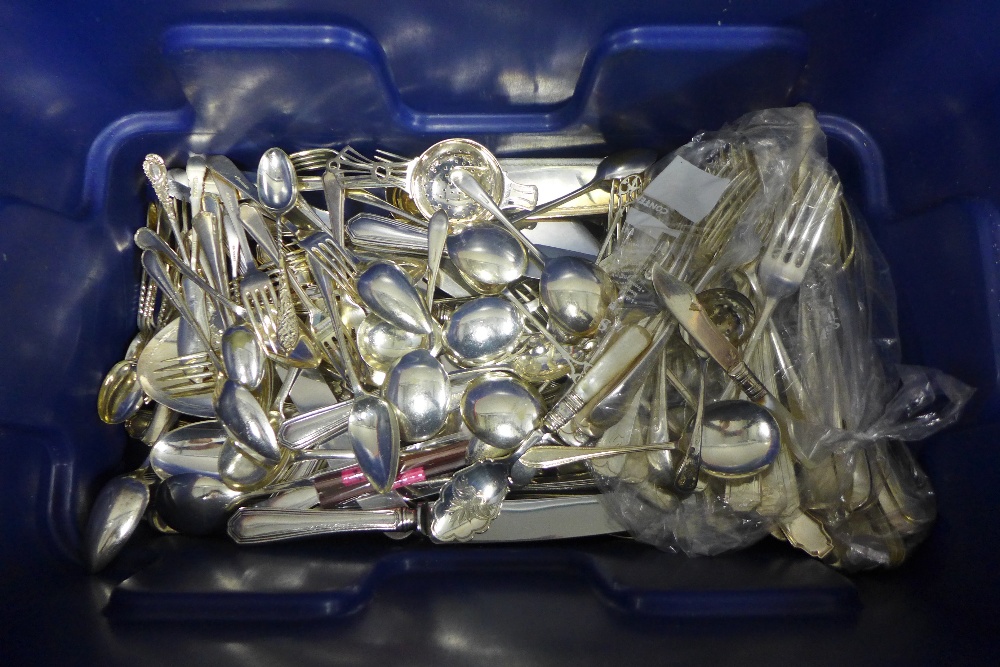 A quantity of Epns flatware, wine coasters, cased butter dishes, etc (a lot) - Image 2 of 4