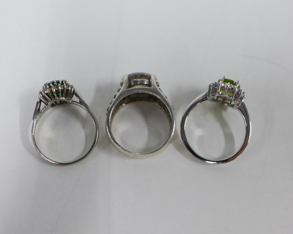 Three modern silver dress rings to include a replica of QEII's engagement ring (3) - Image 2 of 3