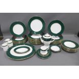 Quantity of Royal Worcester Ventura pattern table wares to include mainly diner plates and medium