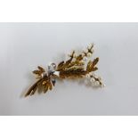 9ct gold and pearl set fern spray brooch, 5cm long