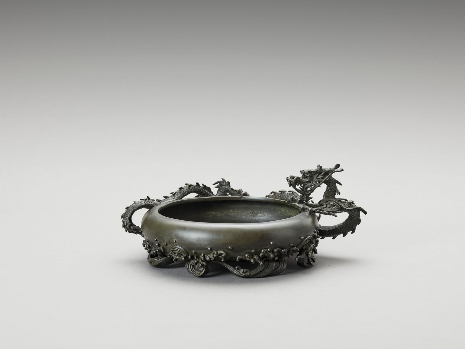 NOGAWA: A RARE BRONZE ‘DRAGON’ BOWL - Image 2 of 7