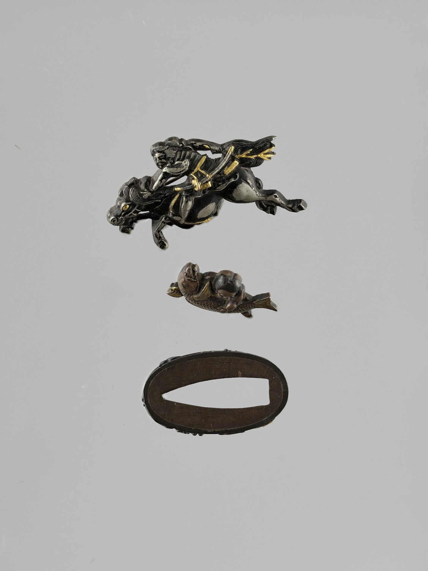 THREE MIXED METAL MINIATURE OBJECTS - Image 3 of 5