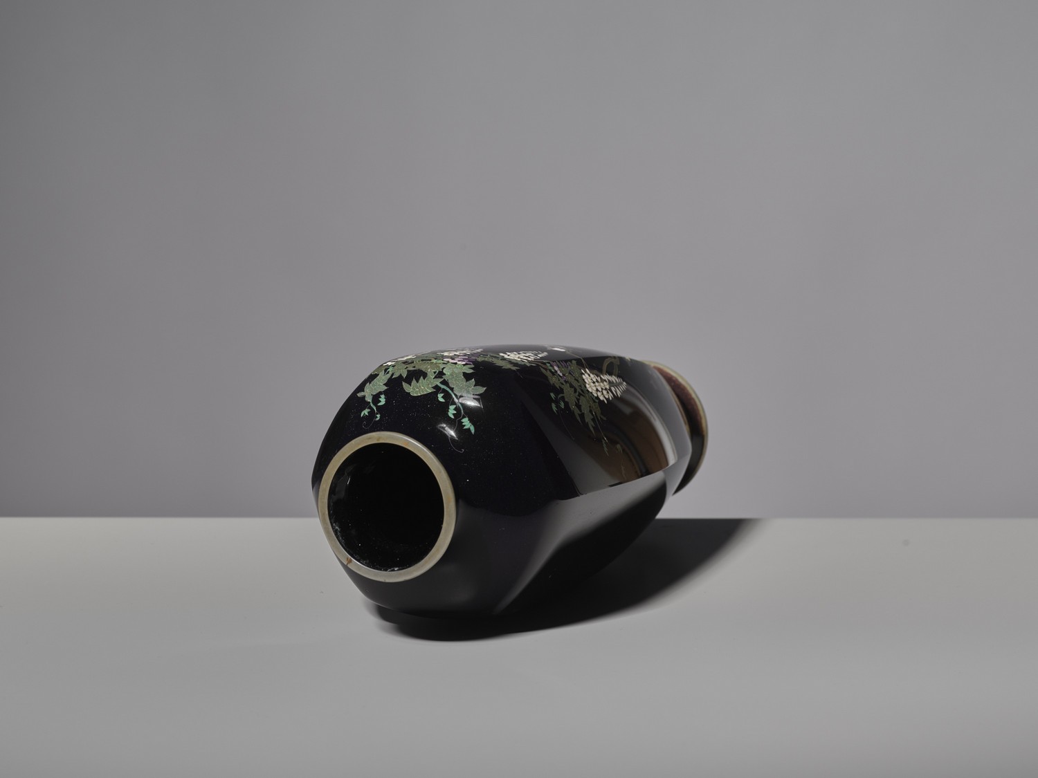 A FINE CLOISONNÉ ENAMEL VASE IN THE MANNER OF HAYASHI KODENJI - Image 7 of 8