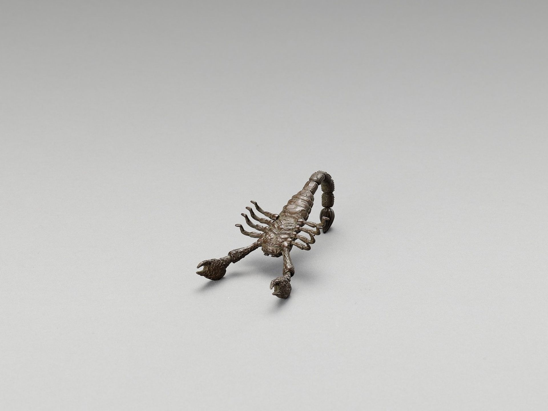 AN ARTICULATED BRONZE OKIMONO OF A SCORPION - Image 4 of 4