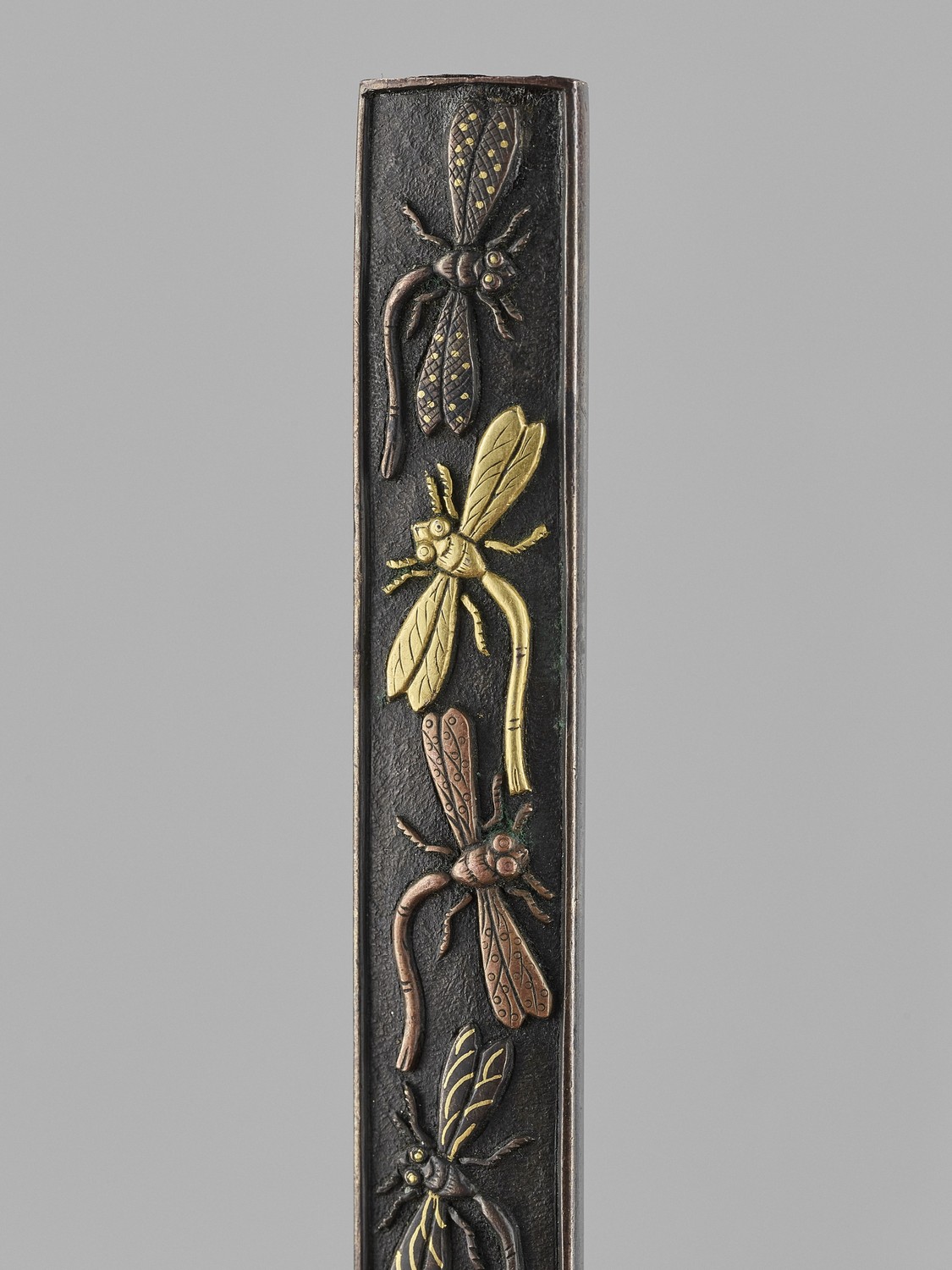 A SHIBUICHI KOZUKA WITH INLAID DRAGONFLIES - Image 3 of 4