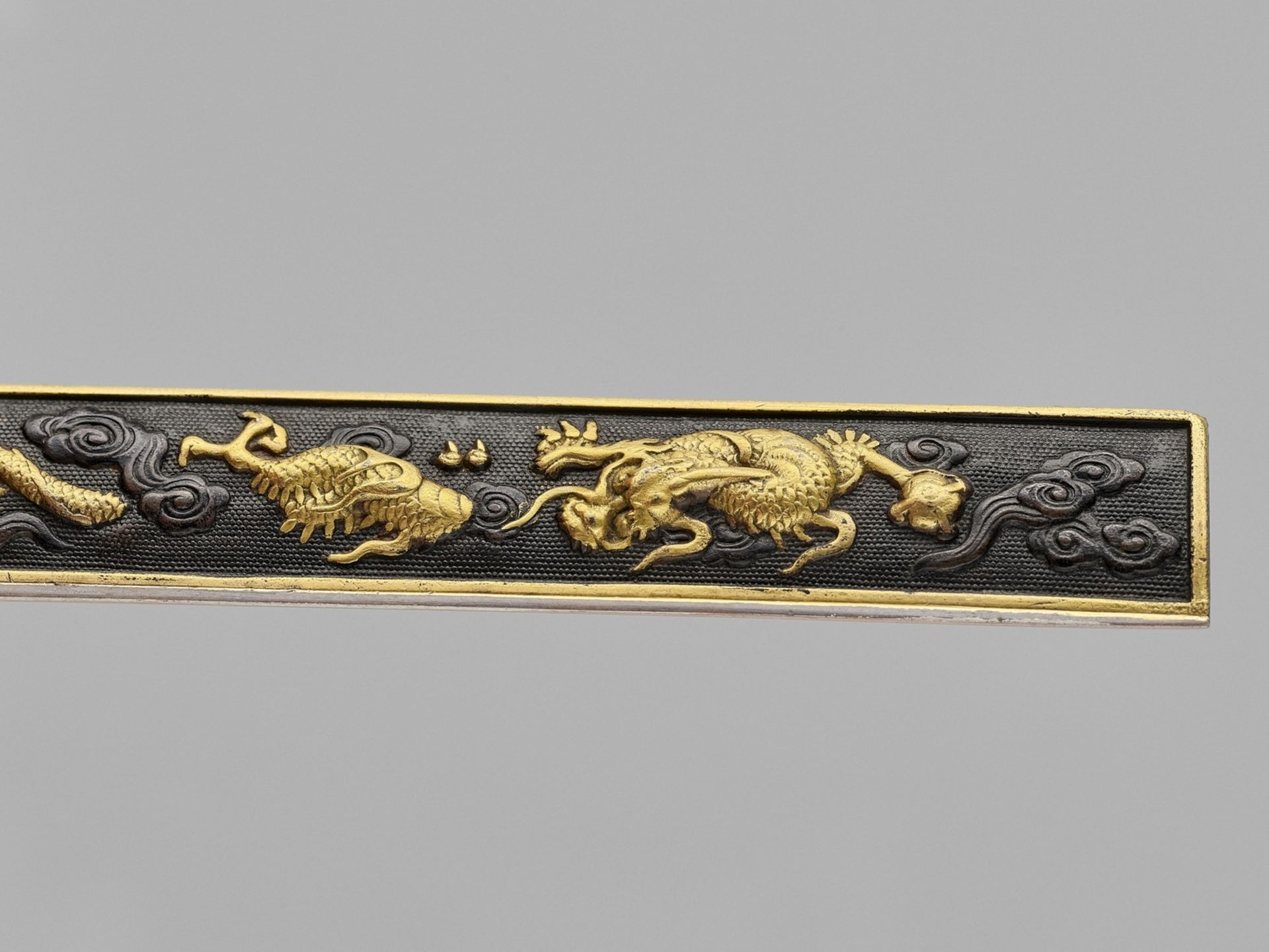 TWO GOLD AND SHAKUDO KOZUKA WITH DRAGONS - Bild 4 aus 9