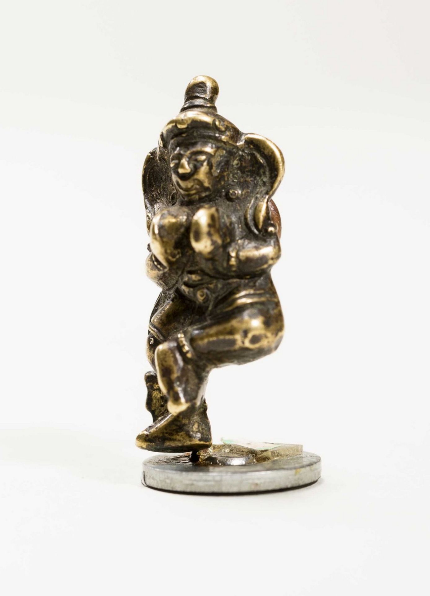 A TIBETAN MINIATURE BRONZE OF A DANCING BODHISATTVA - Image 6 of 8