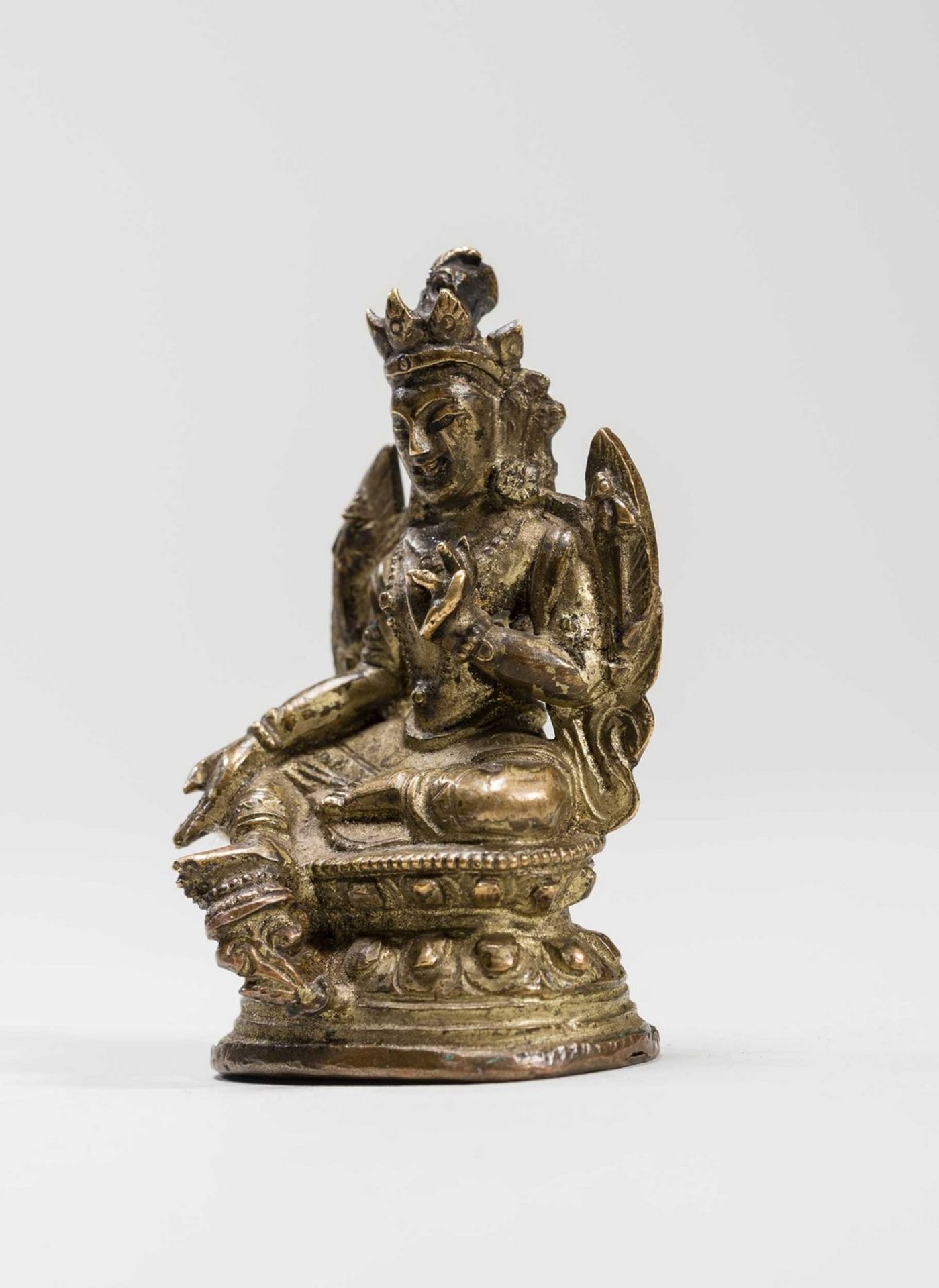 A SINO-TIBETAN MINIATURE BRONZE OF SYAMATARA, 18TH-19TH CENTURY - Image 2 of 6