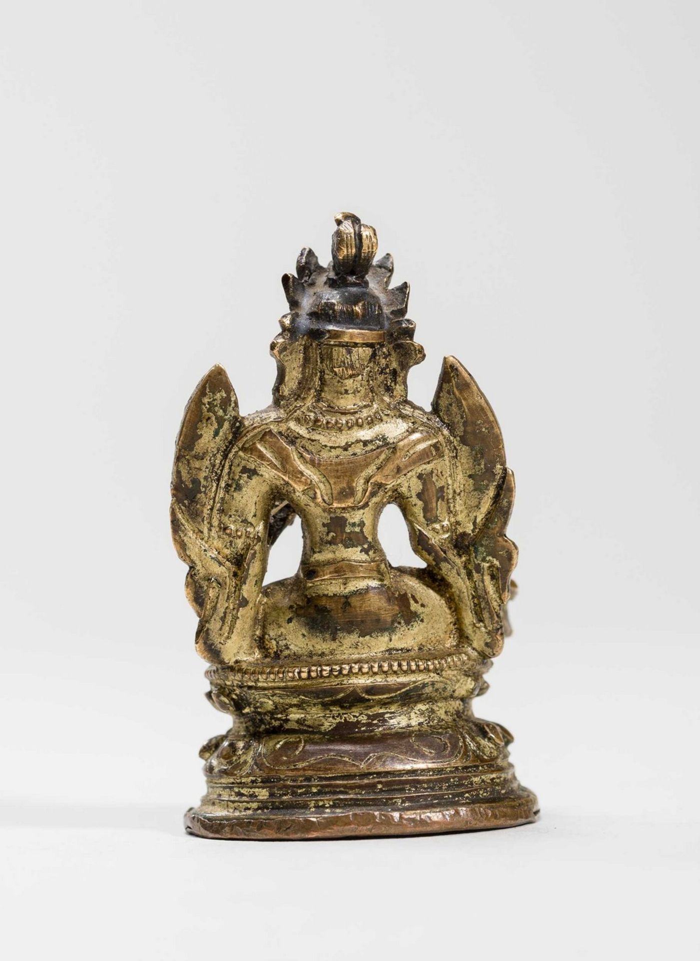 A SINO-TIBETAN MINIATURE BRONZE OF SYAMATARA, 18TH-19TH CENTURY - Image 4 of 6