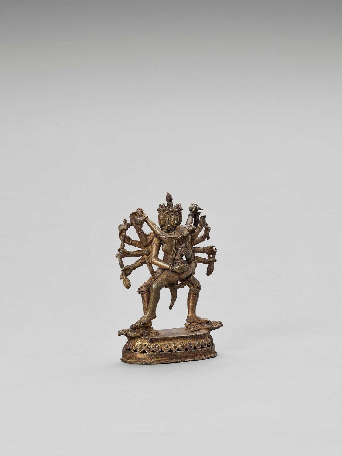 A NEPALESE GILT BRONZE FIGURE OF CHAKRASAMVARA - Image 5 of 7