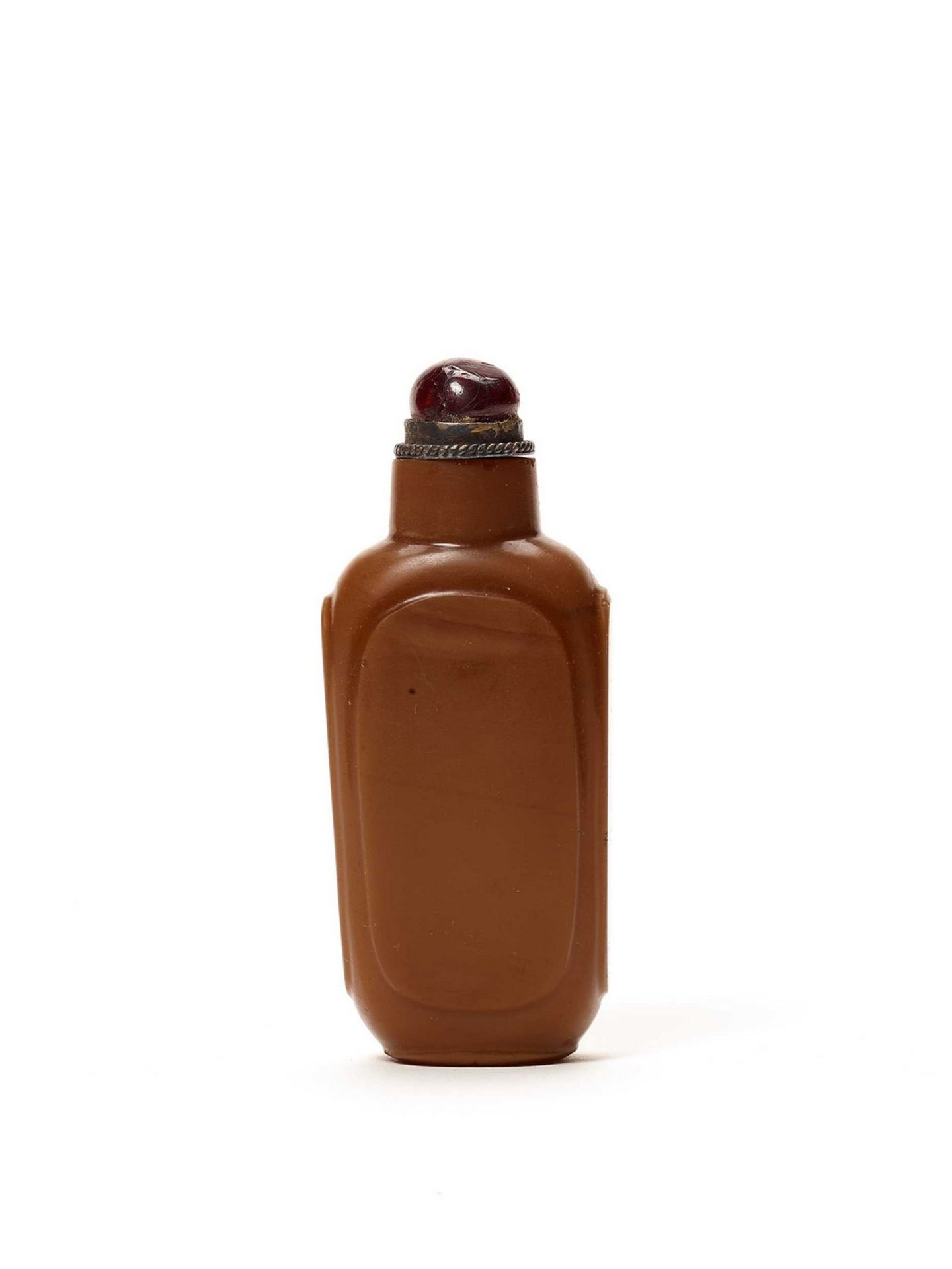 AN OPAQUE BROWN GLASS SNUFF BOTTLE, QING DYNASTY - Image 2 of 4
