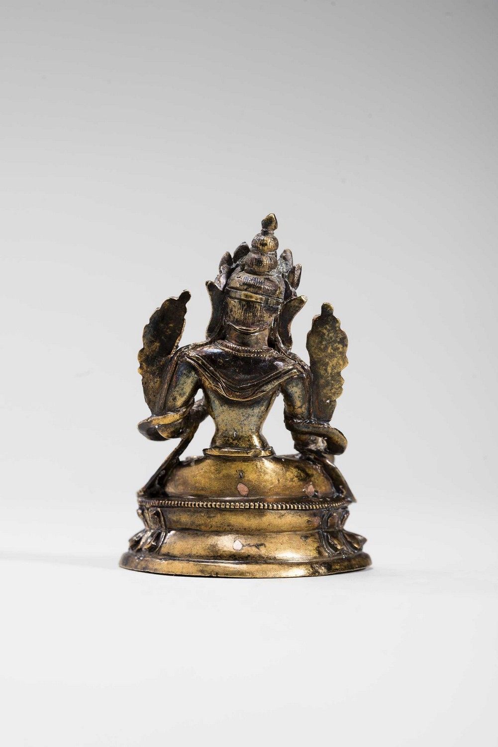 A SINO-TIBETAN GILT MINIATURE BRONZE OF SITATARA, 18TH CENTURY - Image 4 of 5