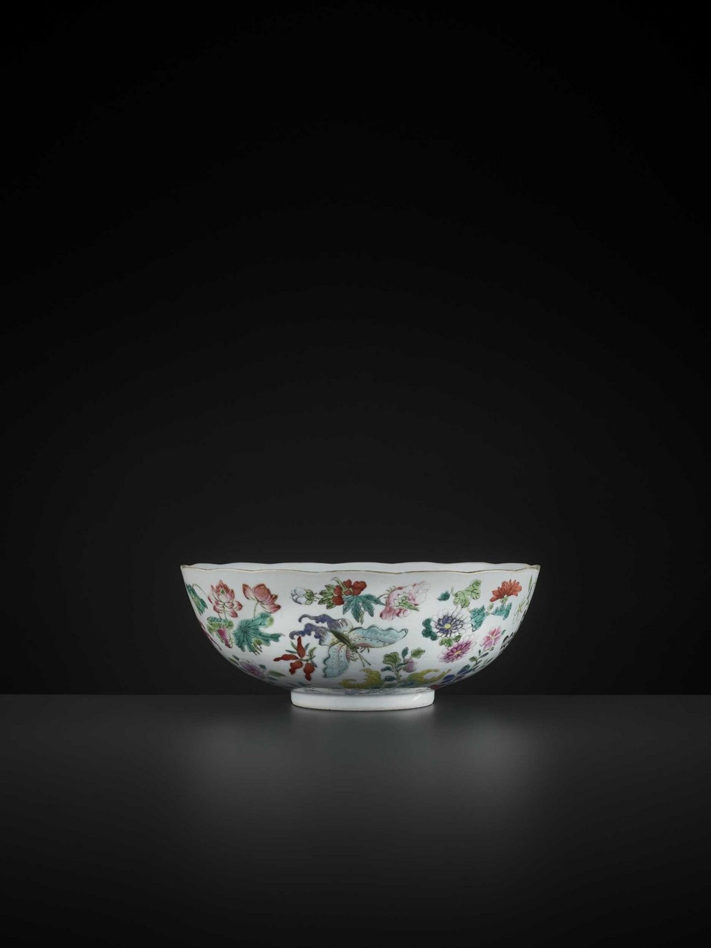 A LARGE BUTTERFLY BOWL, DAOGUANG MARK AND PERIOD - Bild 7 aus 12