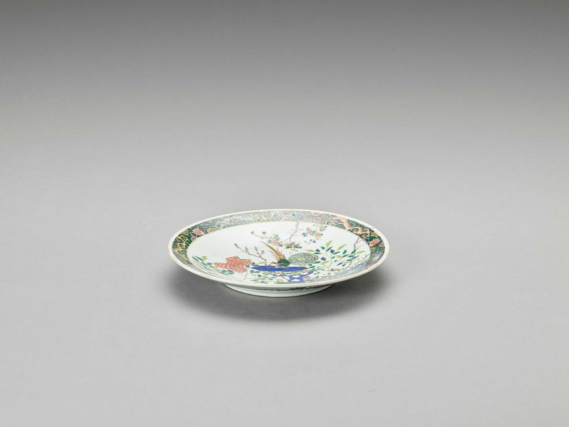 A FAMILLE VERTE PORCELAIN ‘BIRDS AND FLOWERS’ DISH, QING - Image 4 of 4