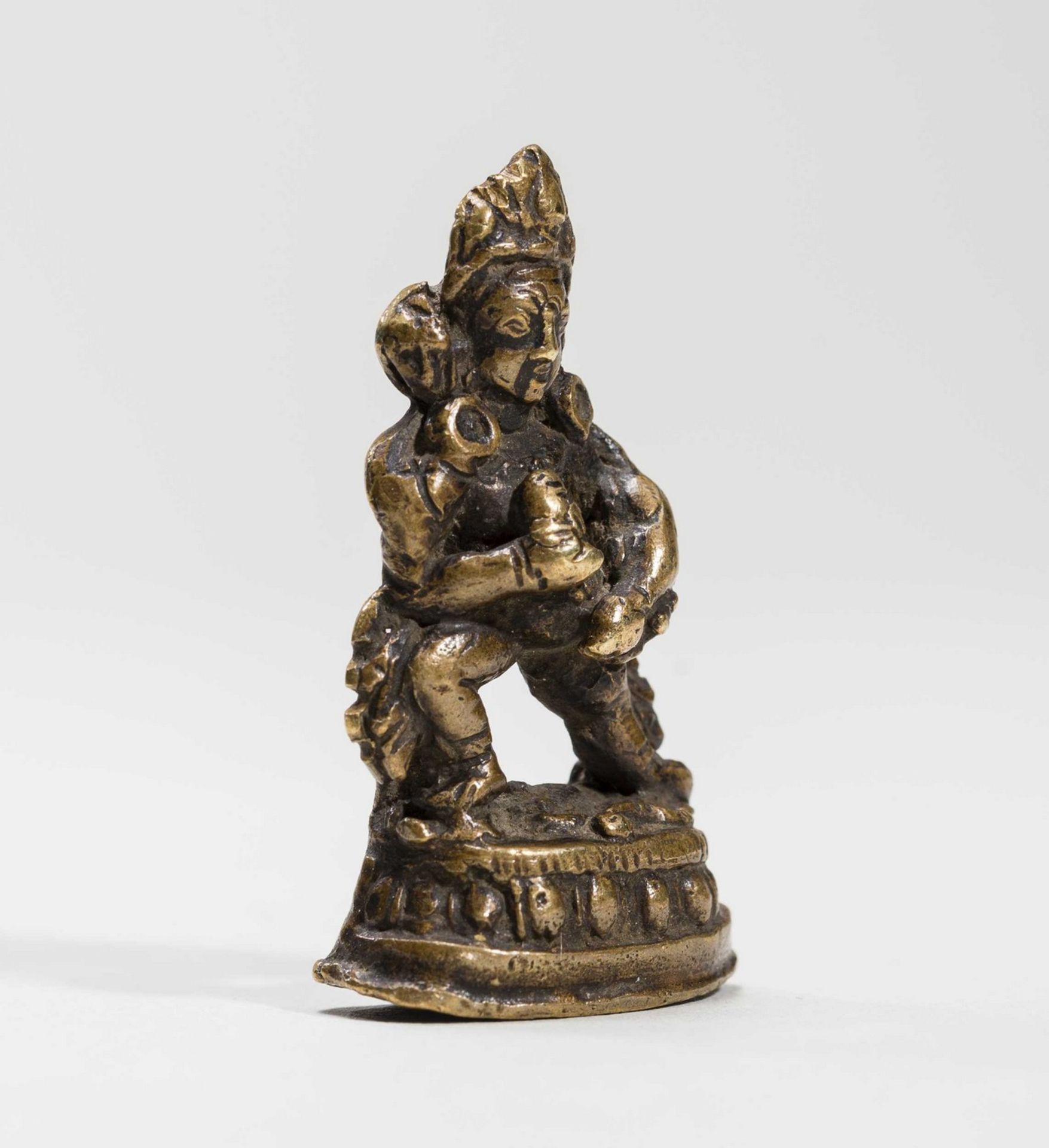 A TIBETAN MINIATURE BRONZE OF KUBERA, 18TH-19TH CENTURY - Image 6 of 6