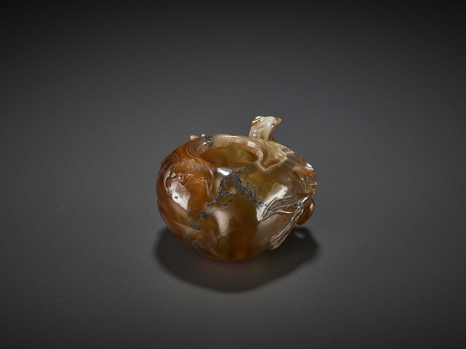 AN AGATE PEACH AND BAT WASHER, QING - Image 7 of 13