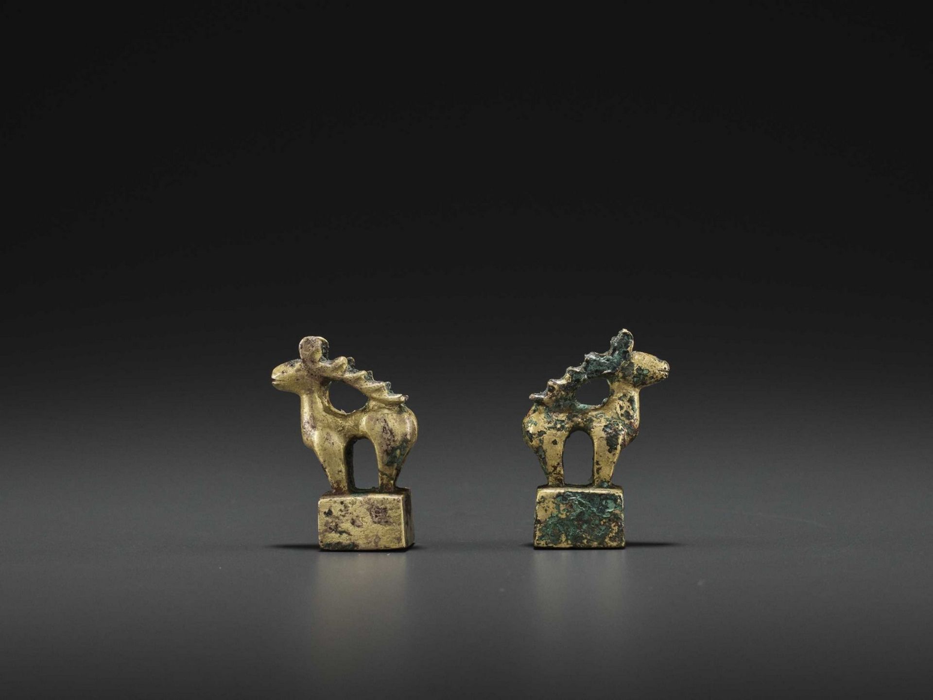 A PAIR OF GILT BRONZE ‘STAG’ SEALS, EASTERN HAN - Image 7 of 9