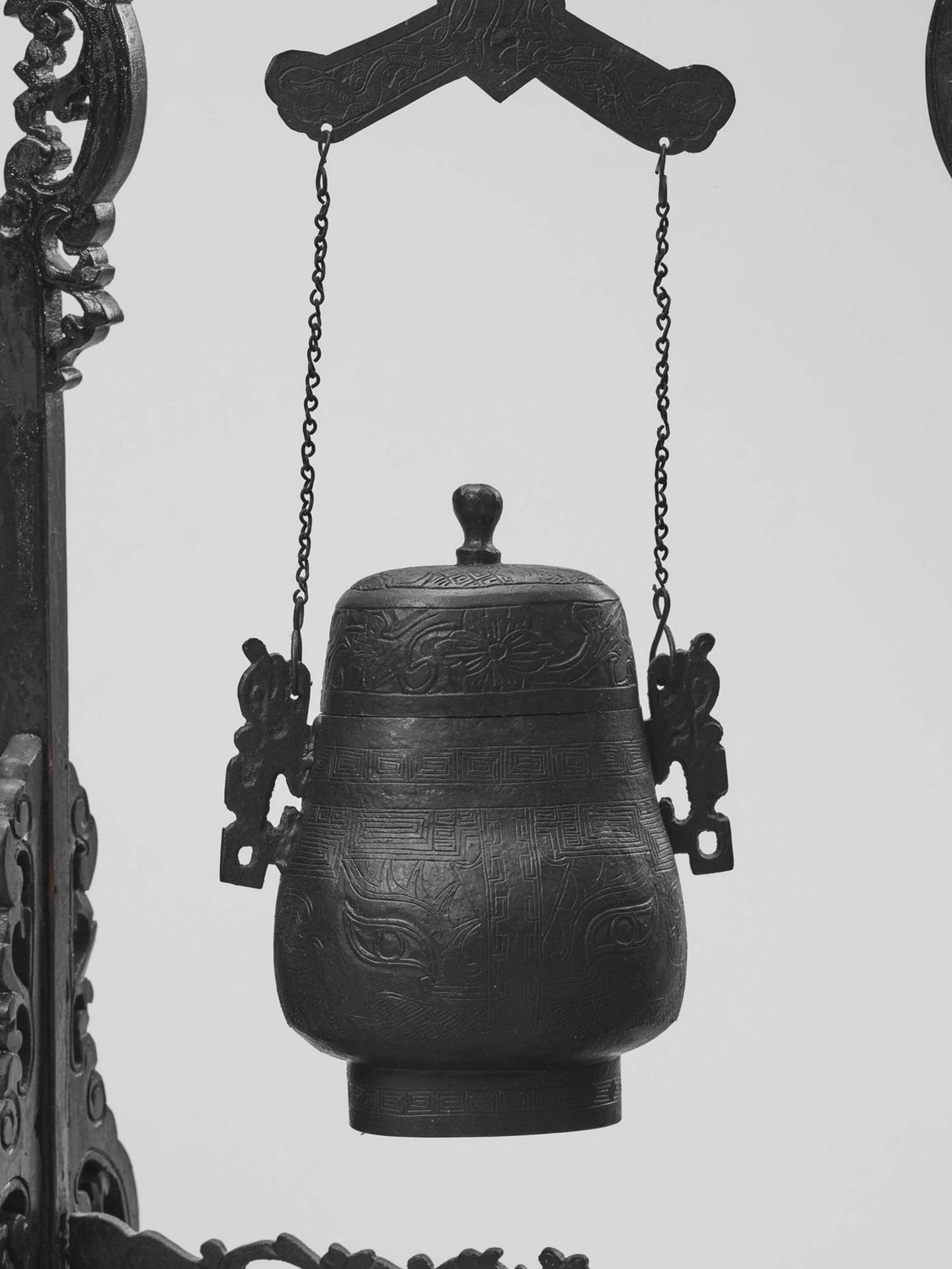 AN ARCHAISTIC BRONZE TEMPLE BELL AND VESSEL SUSPENDED IN HARDWOOD FRAMES AND STANDS, QING - Image 2 of 6