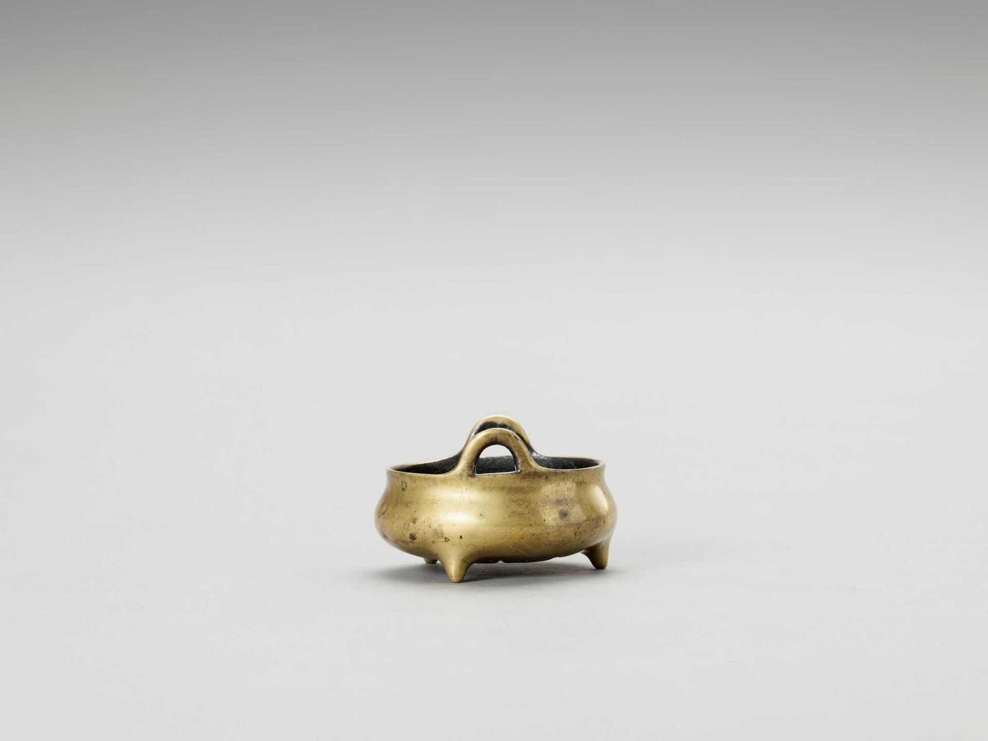 A MINIATURE GILT BRONZE CENSER - Image 2 of 6