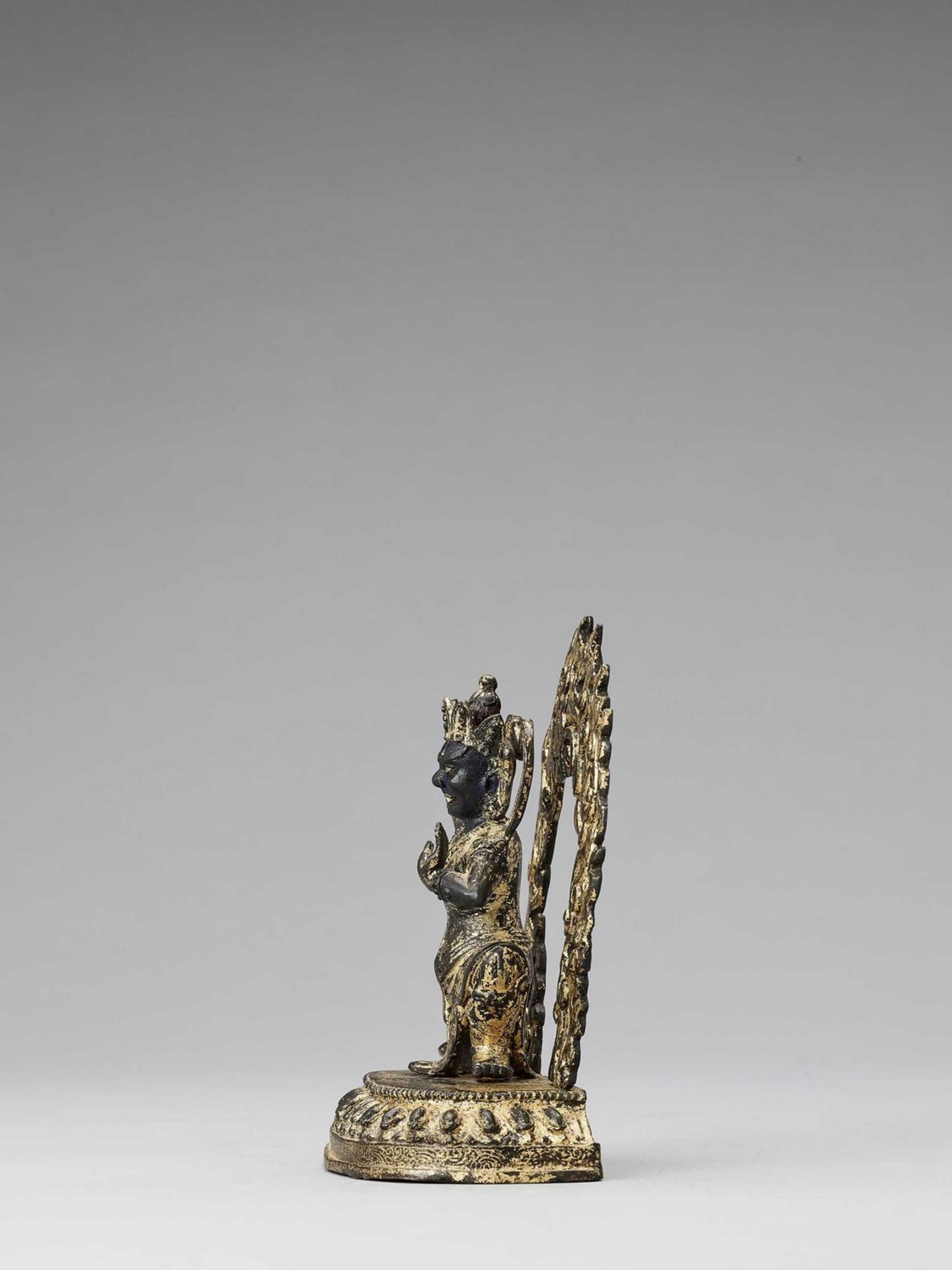 A TIBETAN LACQUER-GILT BRONZE FIGURE OF VAJRAPANI - Image 3 of 6