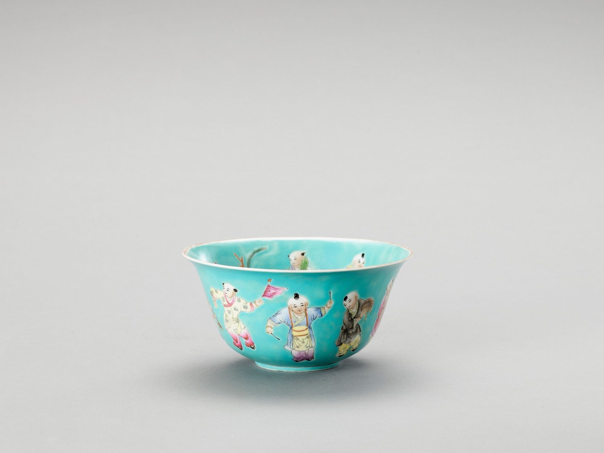 A FAMILLE ROSE TURQUOISE BOWL - Image 4 of 6