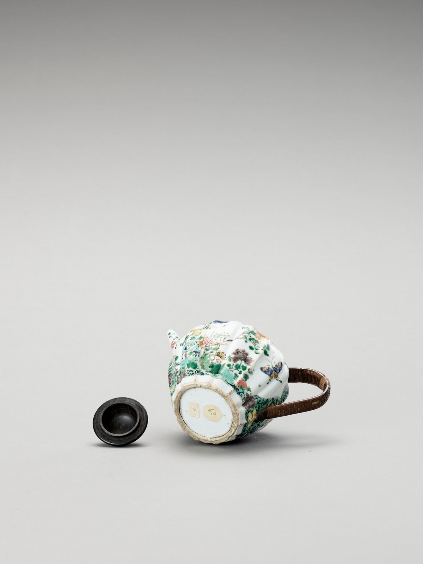 A FAMILLE VERTE TEAPOT AND COVER - Bild 6 aus 6