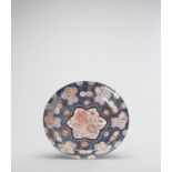 A LARGE IMARI PORCELAIN CHARGER