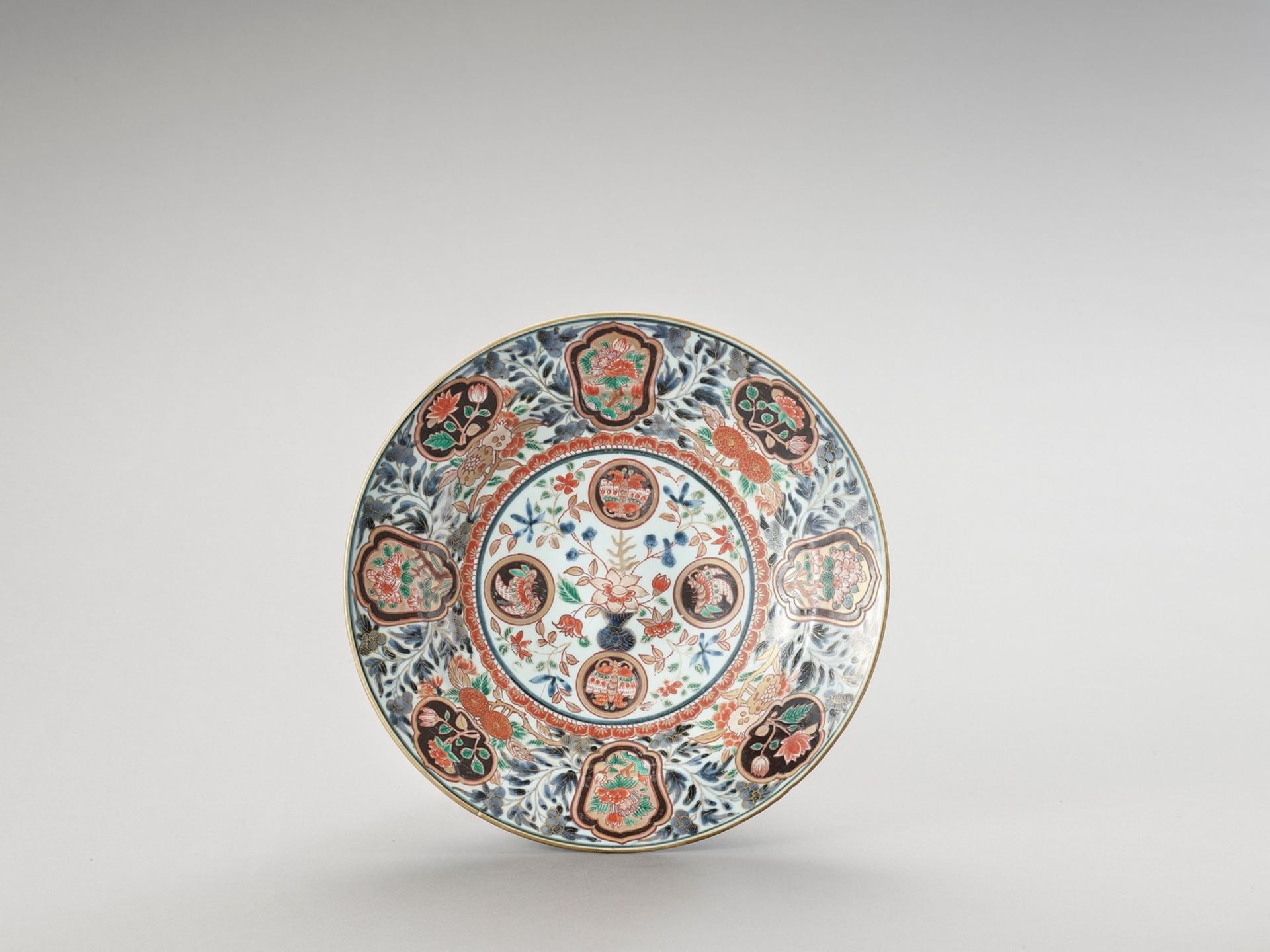 A LARGE ‘FLORAL’ IMARI PORCELAIN PLATE