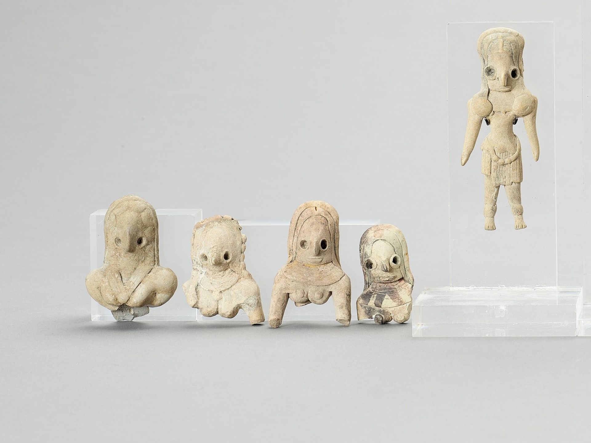 A MIXED LOT OF 14 POTTERY MEHRGARH FIGURINES - Image 3 of 5