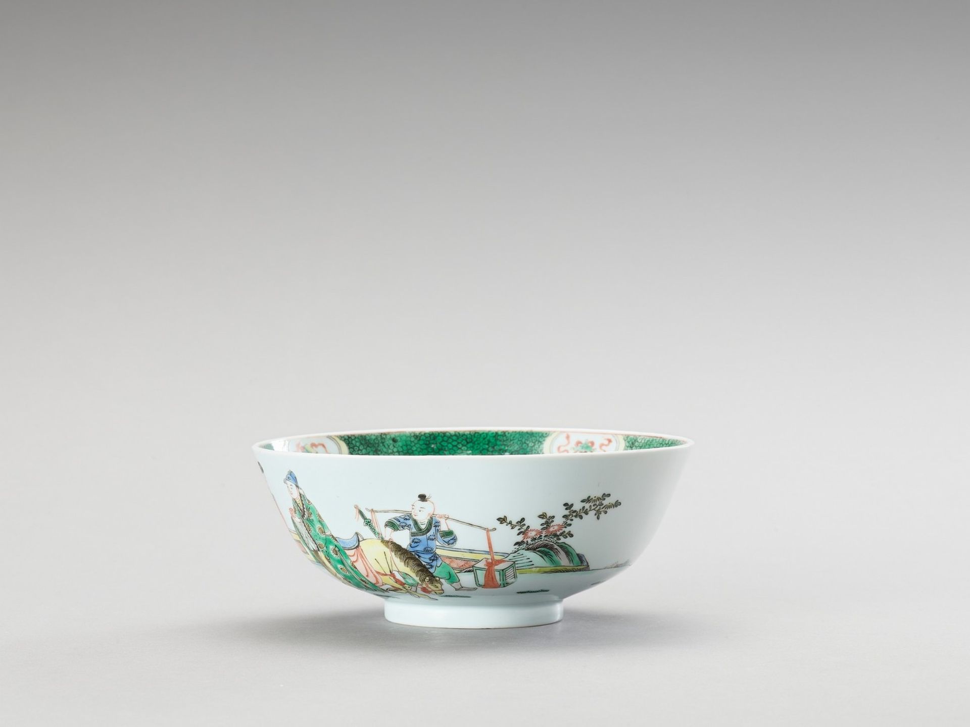 A FIGURATIVE FAMILLE VERTE BOWL - Image 3 of 6