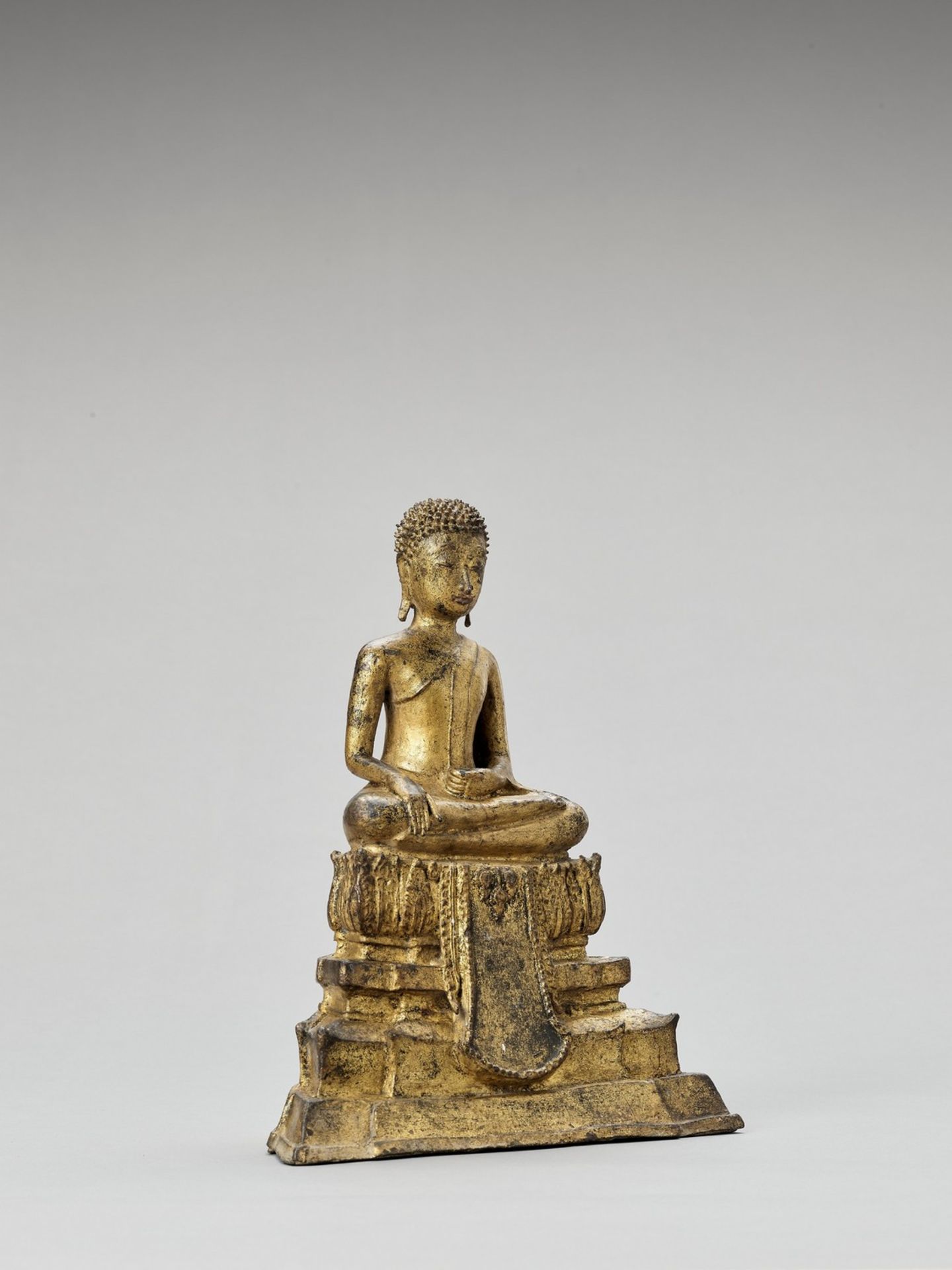 A THAI GILT-LACQUERED BRONZE OF BUDDHA SHAKYAMUNI, RATTANAKOSIN - Image 3 of 6