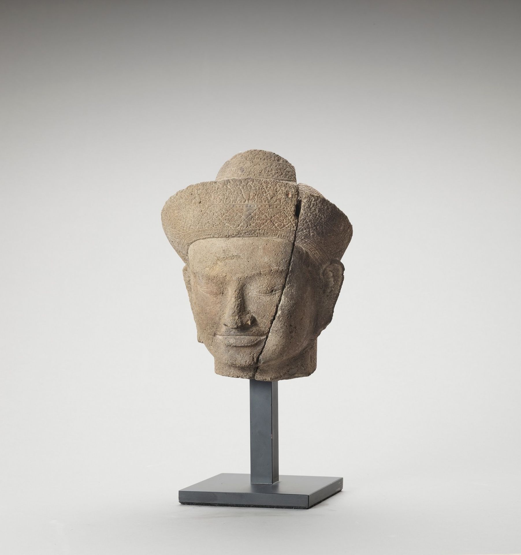 A KHMER SANDSTONE HEAD OF VISHNU, ANGKOR PERIOD - Image 2 of 6