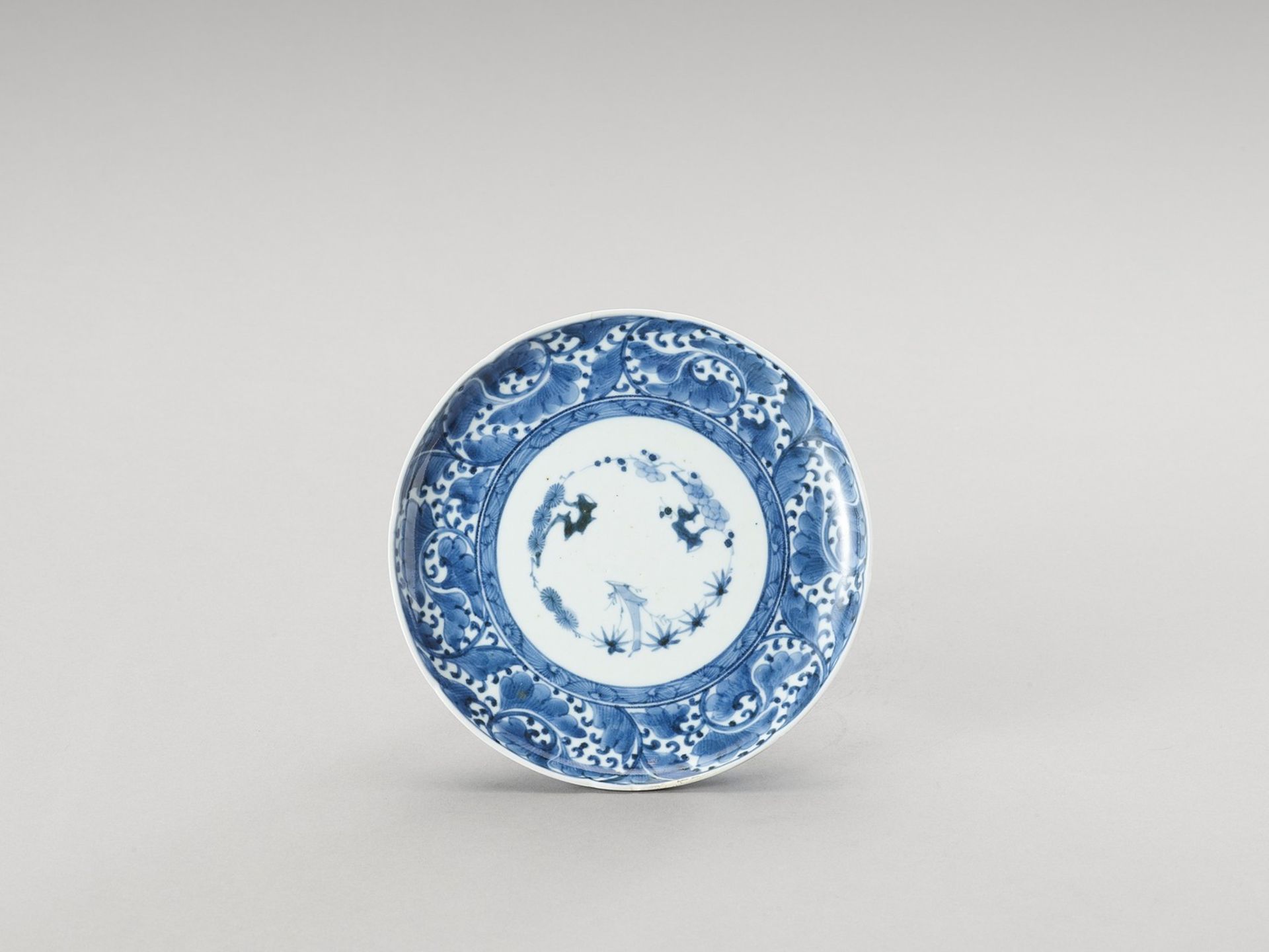 A BLUE AND WHITE ARITA PORCELAIN ‘FLORAL’ DISH