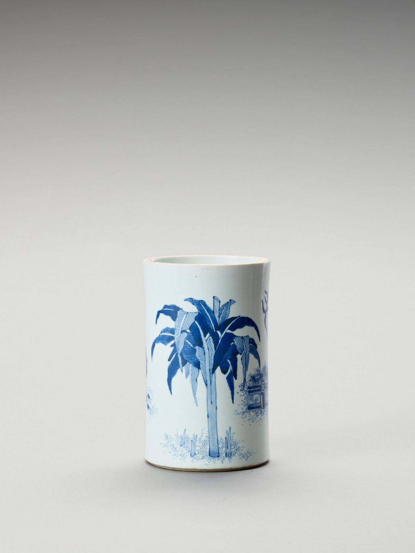 A BLUE AND WHITE PORCELAIN BRUSHPOT - Image 4 of 6