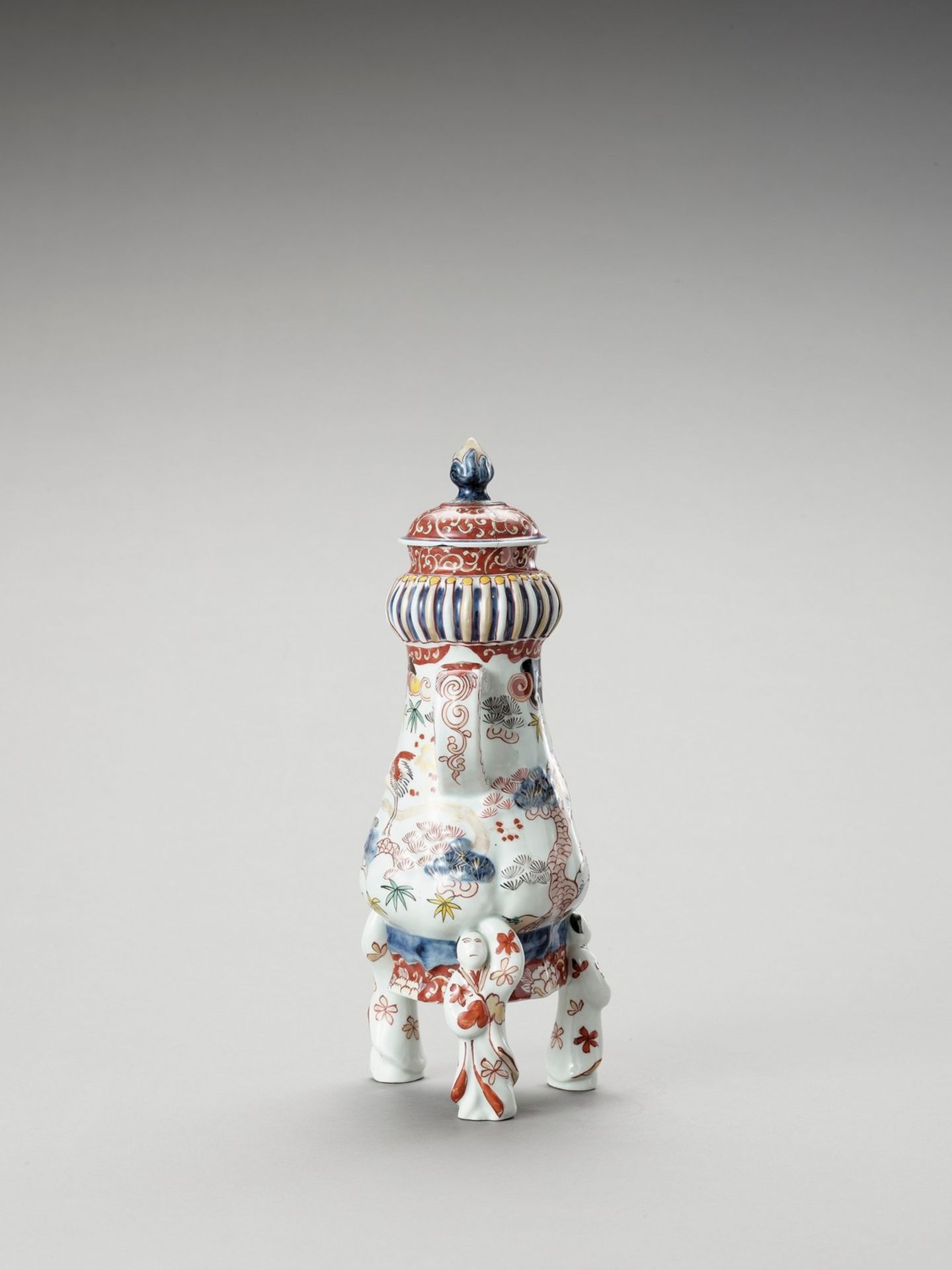 AN IMARI PORCELAIN COFFEE POT - Bild 3 aus 6