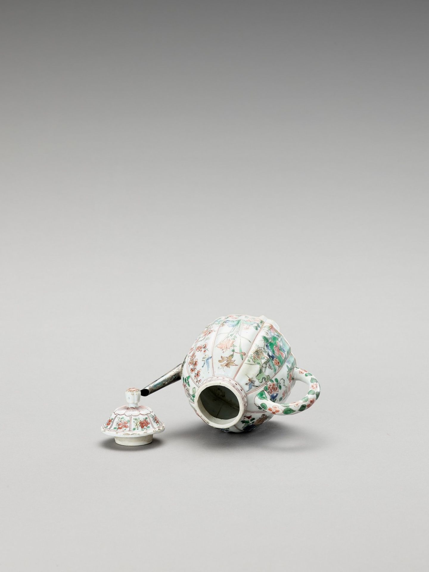 A FAMILLE VERTE TEAPOT AND COVER - Image 6 of 6