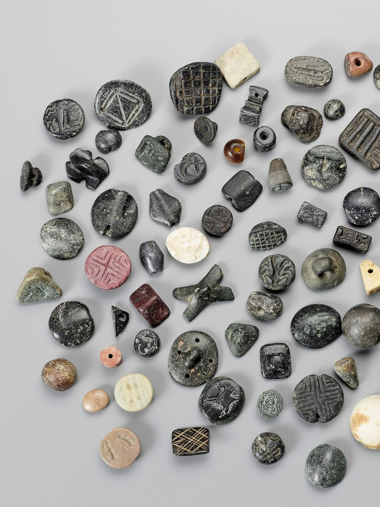 AN AMAZING COLLECTION OF 101!!! NEAR EAST ANCIENT SEALS AND BEADS - Image 2 of 4