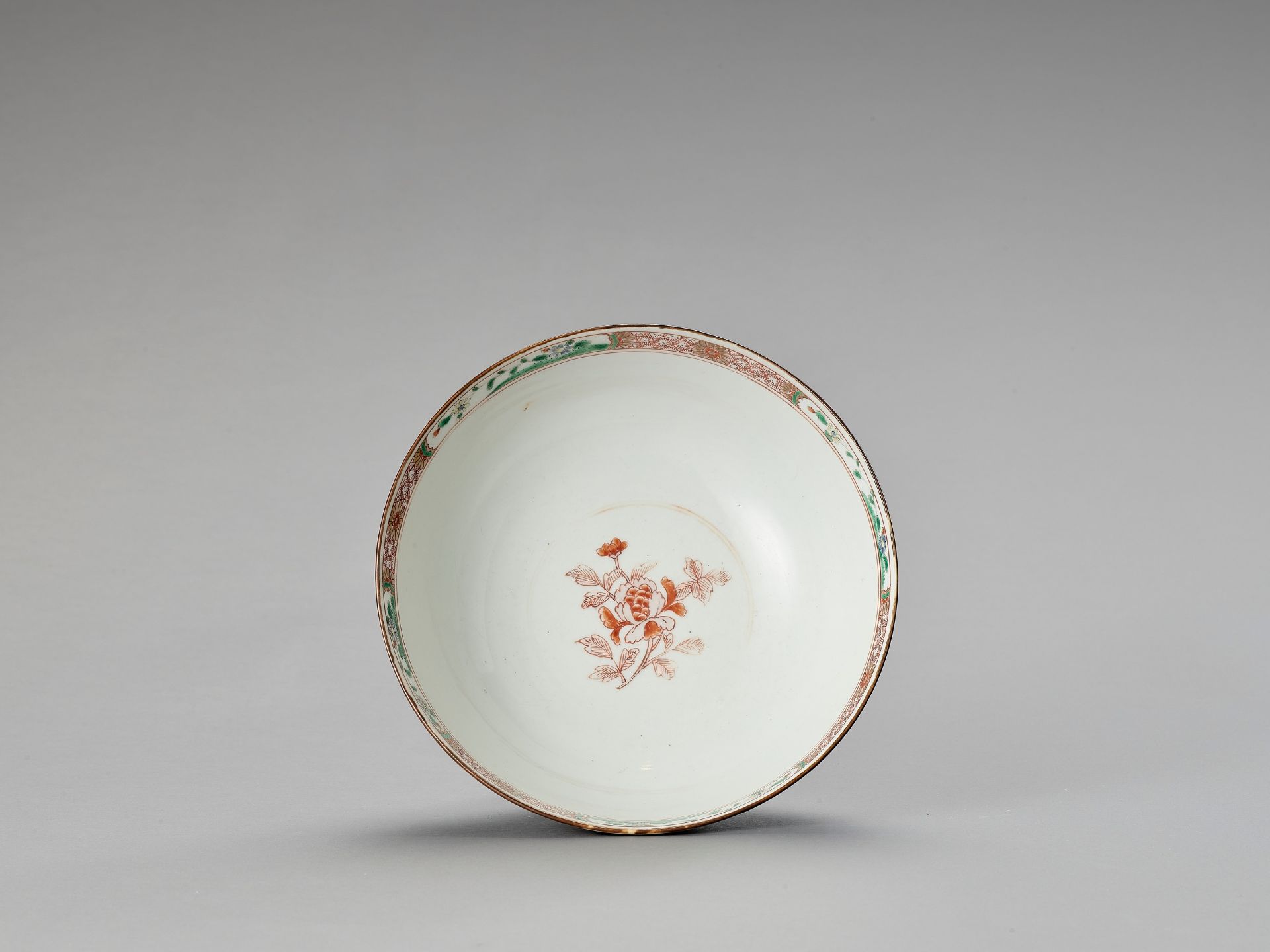 A KAKIEMON PORCELAIN BOWL - Image 2 of 6