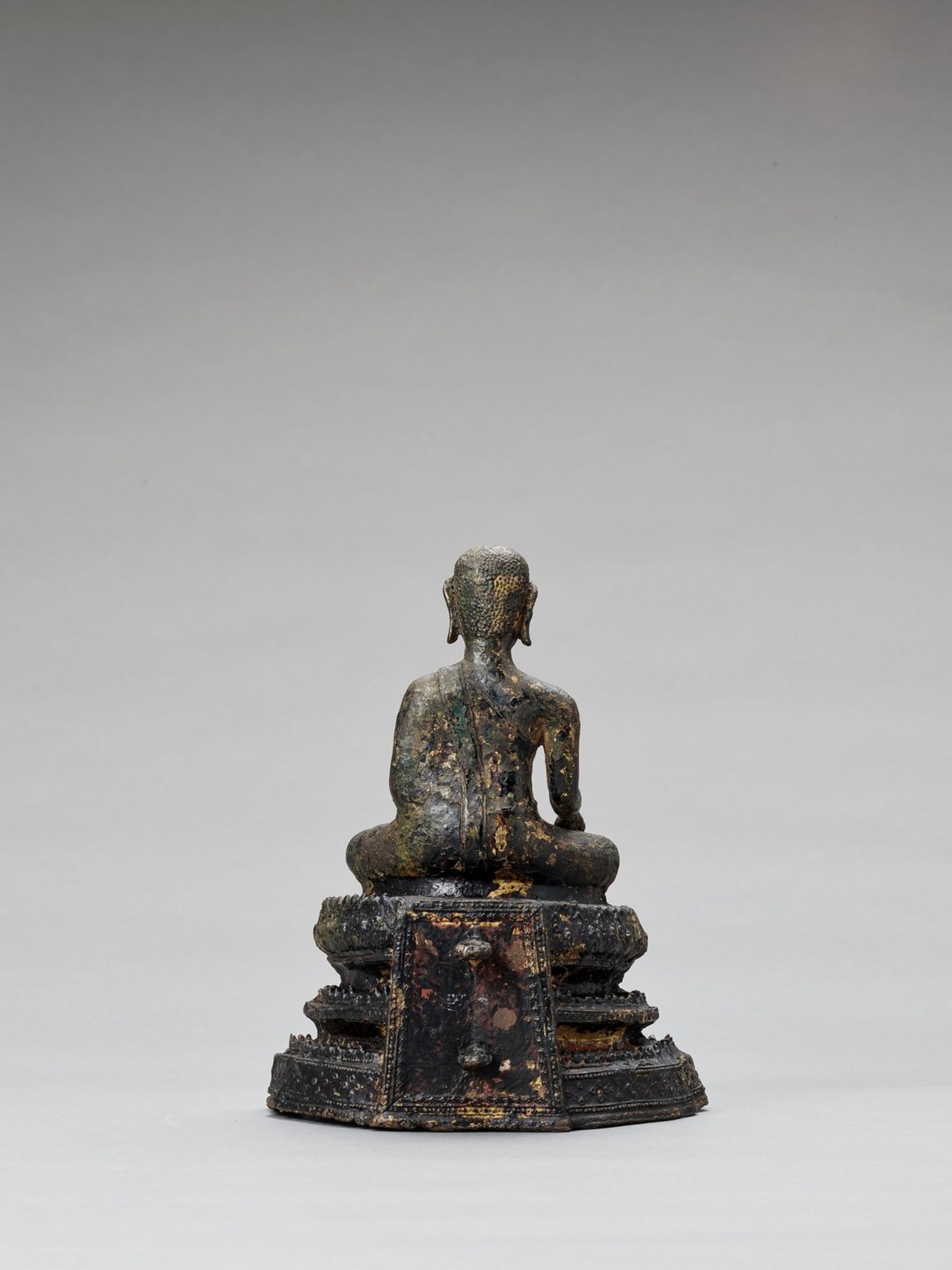 A THAI GILT-LACQUERED BRONZE OF BUDDHA SHAKYAMUNI, RATTANAKOSIN - Image 5 of 6