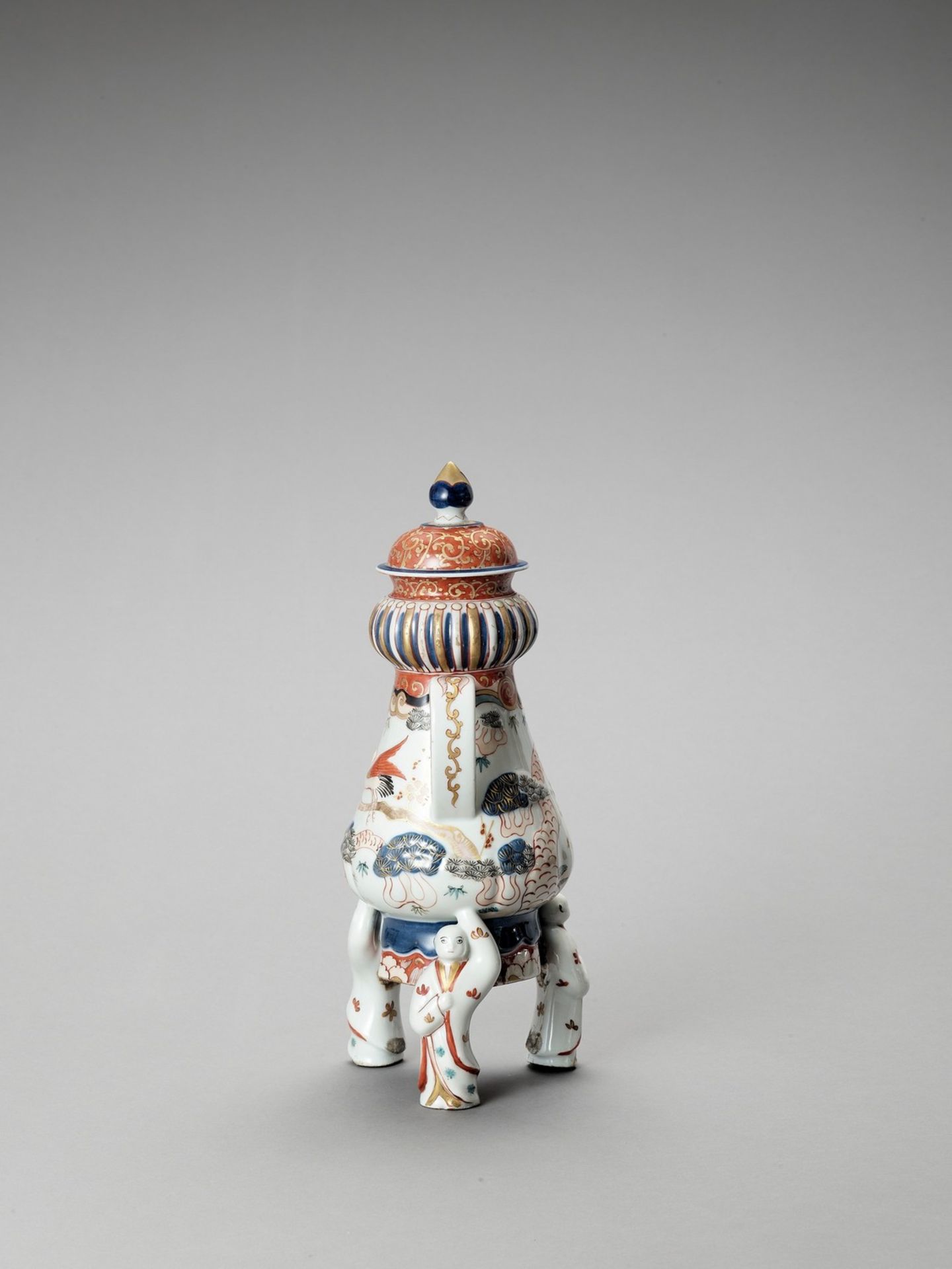 AN IMARI PORCELAIN COFFEE POT - Image 5 of 7