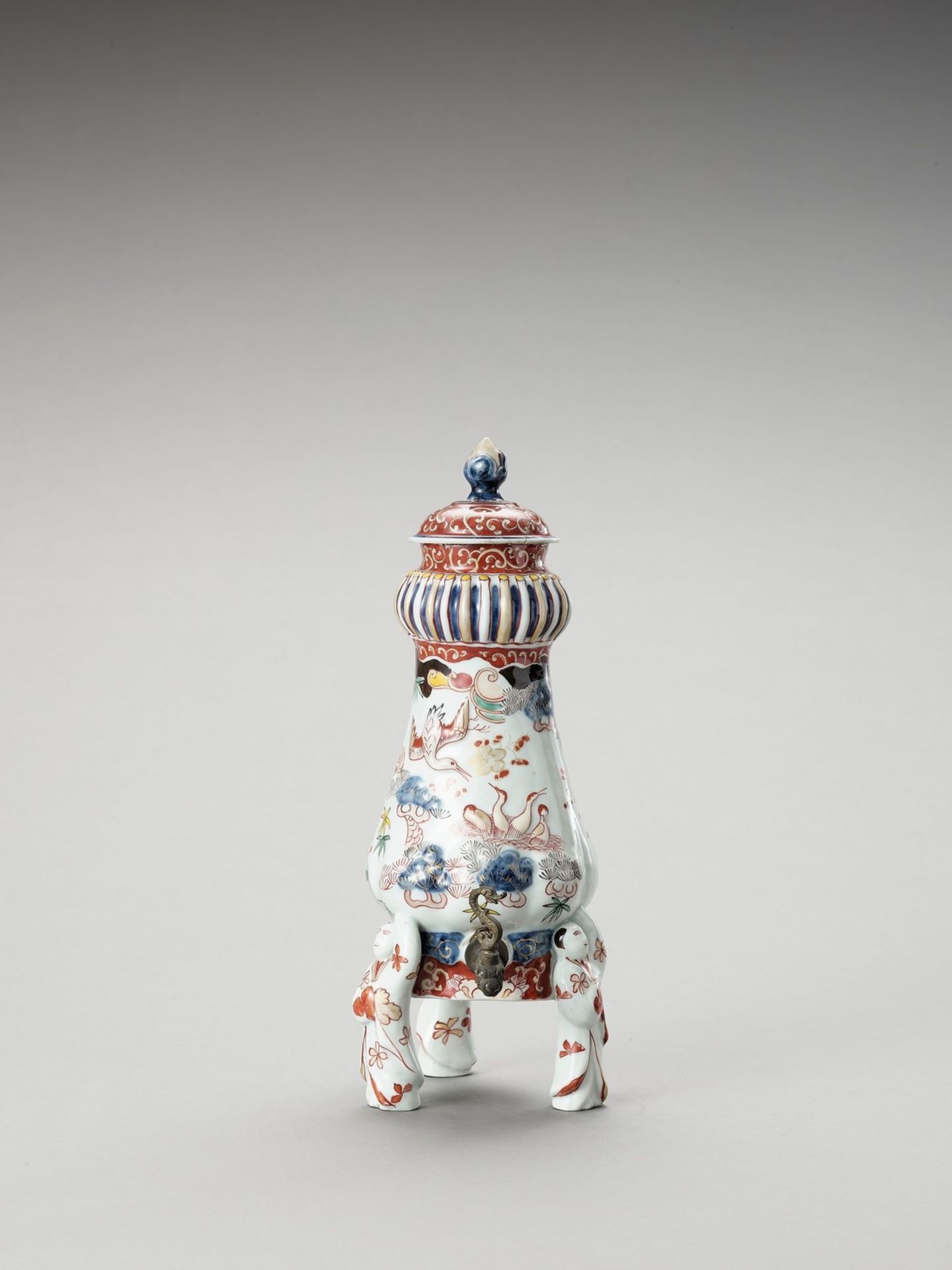 AN IMARI PORCELAIN COFFEE POT - Bild 4 aus 6