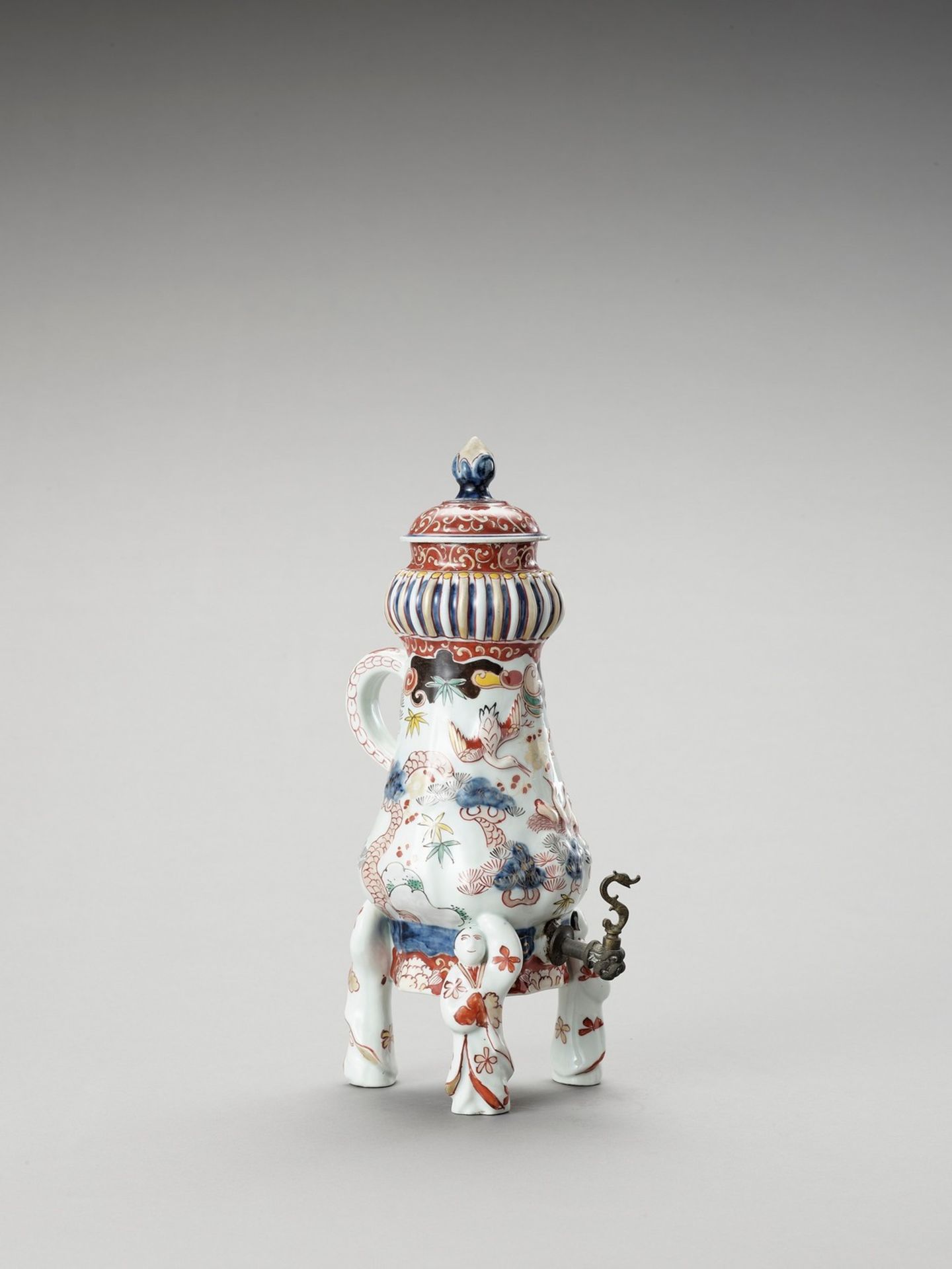 AN IMARI PORCELAIN COFFEE POT